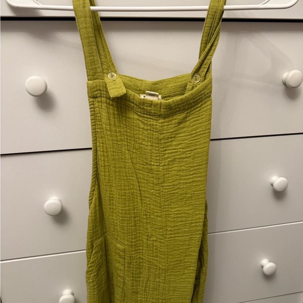 Billabong Green Romper Size Medium **Last picture is website image for show